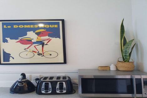 Photo of property in 13a George Street, Thorndon, Wellington, 6011