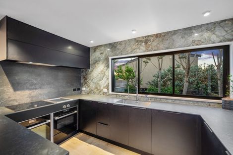 Photo of property in 9 Quebec Road, Milford, Auckland, 0620