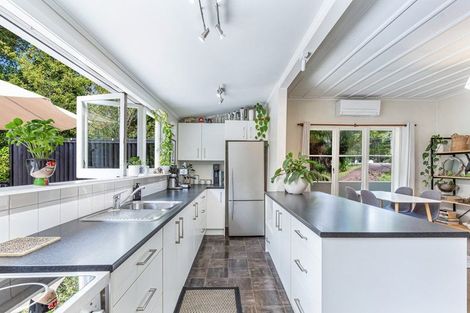 Photo of property in 218 Woodlands Park Road, Titirangi, Auckland, 0604