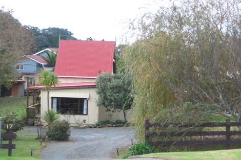 Photo of property in 17 Harbour View Road, Leigh, 0985