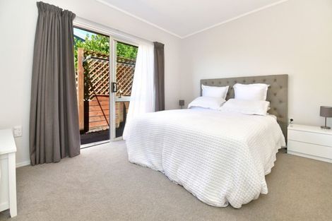 Photo of property in 37 Elliston Crescent, Stanmore Bay, Whangaparaoa, 0932