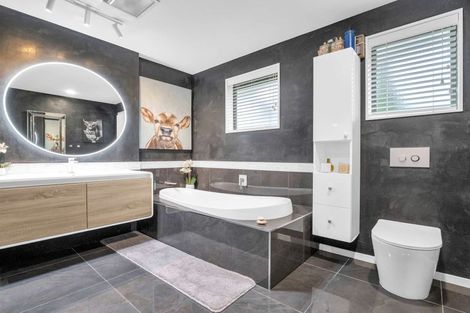 Photo of property in 16 Antrim Place, Nawton, Hamilton, 3200