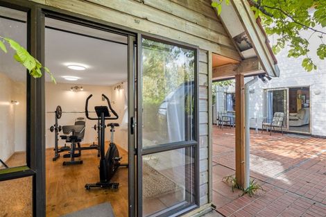 Photo of property in 2 Ramsey Place, Karori, Wellington, 6012