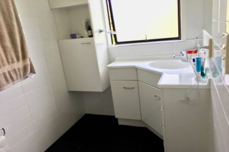 Photo of property in 103 Prince Regent Drive, Half Moon Bay, Auckland, 2012