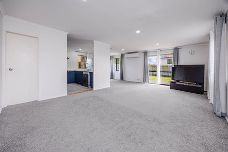 Photo of property in 18 Pitt Avenue, Clendon Park, Auckland, 2103