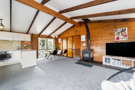 Photo of property in 27 Reynolds Place, Torbay, Auckland, 0630