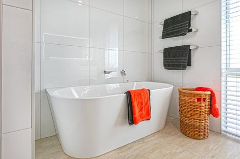 Photo of property in 7 Capstan Crescent, Whitianga, 3510