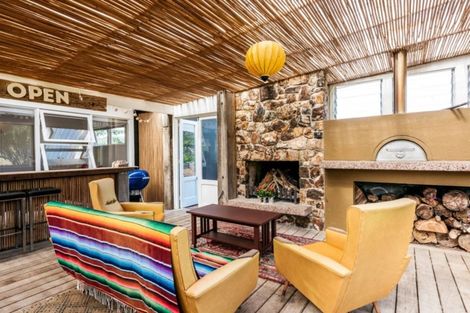 Photo of property in 68 Onetangi Road, Waiheke Island, 1971