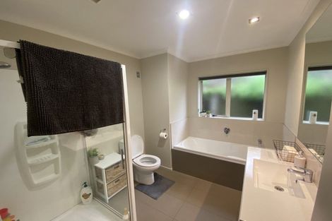 Photo of property in 5 Chloe Place, Massey, Auckland, 0614