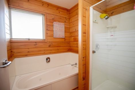 Photo of property in 4 Madgwick Place, Ngatea, 3503