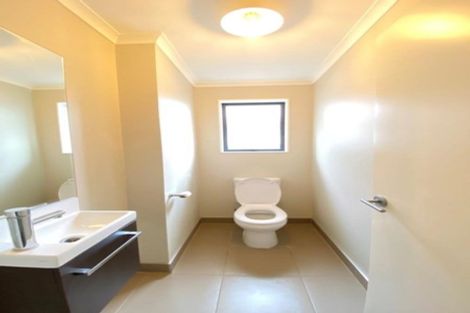 Photo of property in 16 Waiarohia Place, Hobsonville, Auckland, 0616