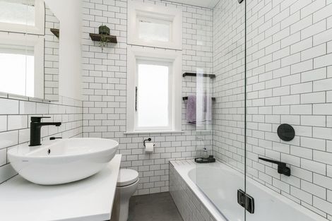 Photo of property in 22 Queens Drive, Kilbirnie, Wellington, 6022