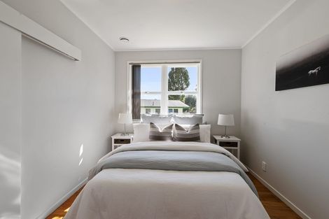 Photo of property in 17 Thomas Avenue, Te Atatu Peninsula, Auckland, 0610