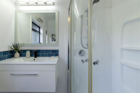 Photo of property in 2 Scenic Heights, Acacia Bay, Taupo, 3330