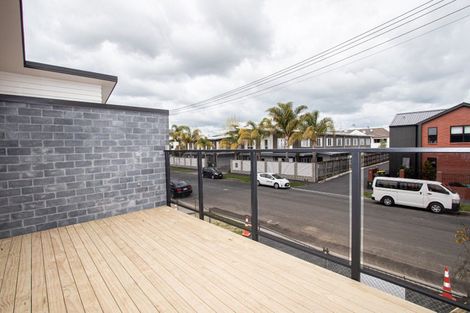 Photo of property in 2/10 Charlemont Street, Whitiora, Hamilton, 3200