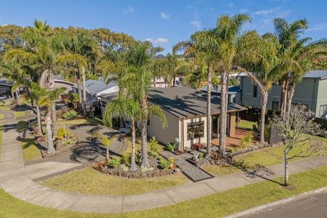 Photo of property in 4 Clipper Place, Whitianga, 3510