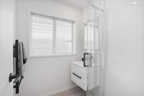 Photo of property in 1/38 Divich Avenue, Te Atatu South, Auckland, 0610