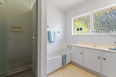 Photo of property in 70 Mountbatten Avenue, Hillcrest, Auckland, 0627