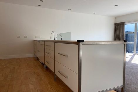 Photo of property in 7/258 Hurstmere Road, Takapuna, Auckland, 0622