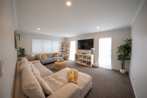 Photo of property in 14 Will Street, Huapai, Kumeu, 0810