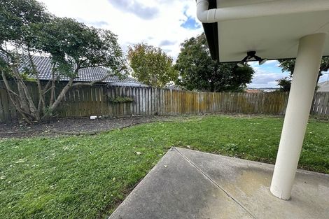 Photo of property in 5 Ian Jones Court, Flat Bush, Auckland, 2019