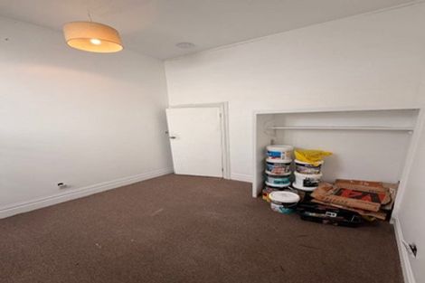 Photo of property in 60 Kelburn Parade, Kelburn, Wellington, 6012