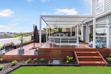 Photo of property in 2/862 East Coast Road, Northcross, Auckland, 0630