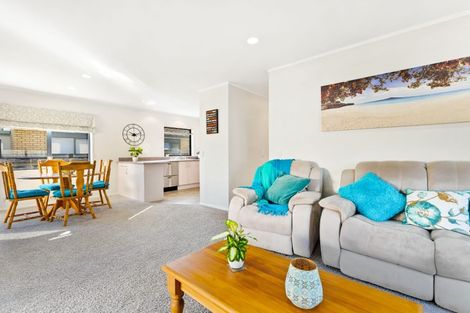 Photo of property in 8 Elizabeth Street, Orewa, 0931