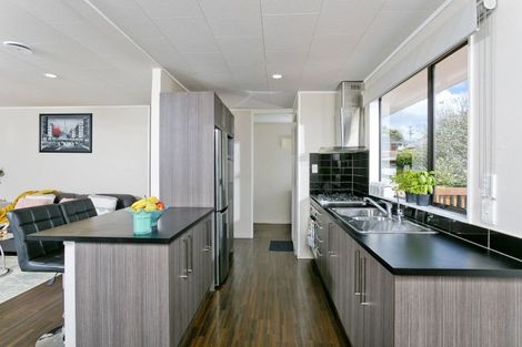 Photo of property in 4/85 Hutchinson Avenue, New Lynn, Auckland, 0600