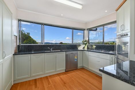 Photo of property in 6 Pah Road, Kawaha Point, Rotorua, 3010