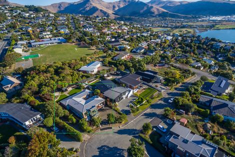 Photo of property in 10 Hilltop Lane, Mount Pleasant, Christchurch, 8081