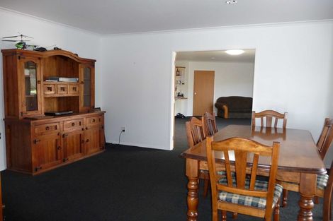 Photo of property in 8 Frank Frethey Place, Highlands Park, New Plymouth, 4312