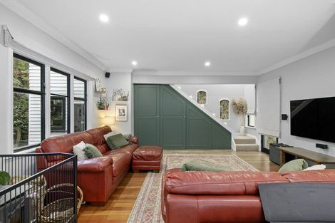 Photo of property in 124 Kamahi Street, Stokes Valley, Lower Hutt, 5019