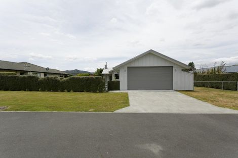 Photo of property in 81 Lisland Drive, Kinloch, Taupo, 3377