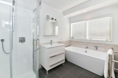 Photo of property in 10 Everard Avenue, Army Bay, Whangaparaoa, 0930