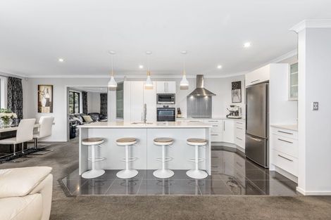 Photo of property in 73 Aotea Drive, Aotea, Porirua, 5024