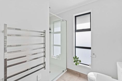 Photo of property in 2712 South Head Road, South Head, Helensville, 0874