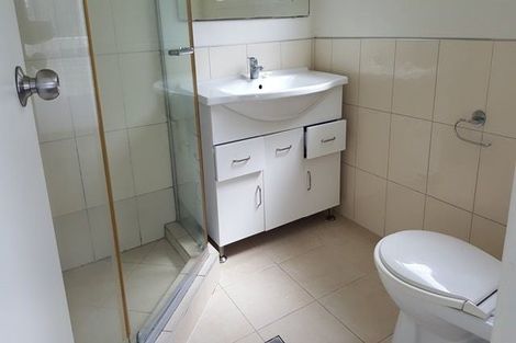 Photo of property in 8d Schnapper Rock Road, Schnapper Rock, Auckland, 0632