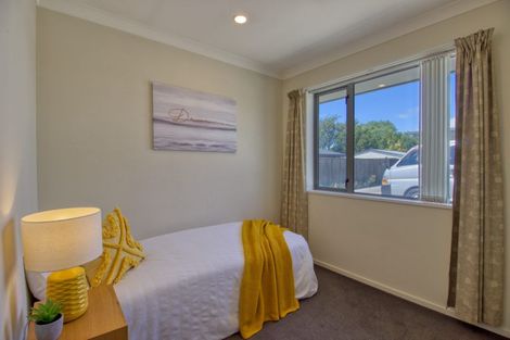 Photo of property in 2/335 Main South Road, Hornby, Christchurch, 8042