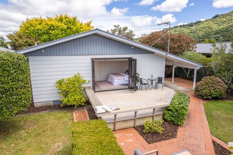 Photo of property in 6 Denver Grove, Totara Park, Upper Hutt, 5018