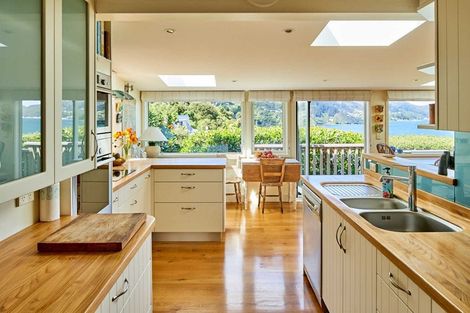 Photo of property in 8 Westhill Road, Point Howard, Lower Hutt, 5013