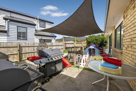 Photo of property in 548 Massey Road, Mangere, Auckland, 2022