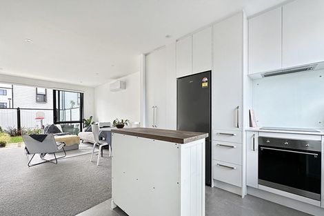 Photo of property in 30 Cessna Crescent, Mangere, Auckland, 2022