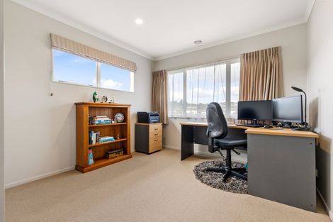 Photo of property in 51 William Gamble Drive, Greenhithe, Auckland, 0632