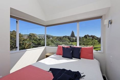 Photo of property in 8 Gilray Place, Waimarama, 4294