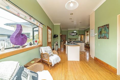 Photo of property in 37 Shamrock Street, Takaro, Palmerston North, 4412