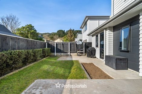Photo of property in 393 Stokes Valley Road, Stokes Valley, Lower Hutt, 5019
