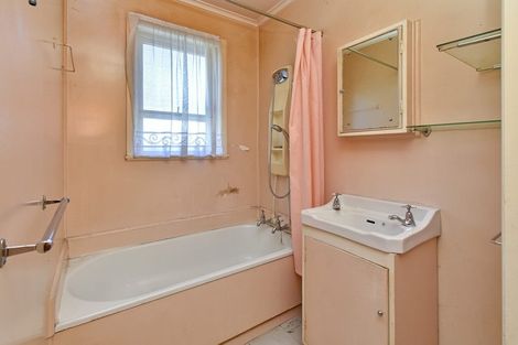 Photo of property in 2/69 Coronation Road, Papatoetoe, Auckland, 2025