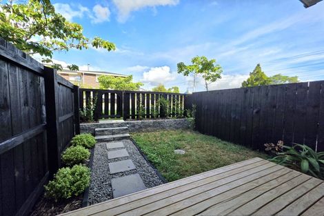 Photo of property in 4/2a Mantra Road, Massey, Auckland, 0614