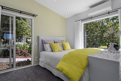 Photo of property in 205 Mount Pleasant Road, Mount Pleasant, Christchurch, 8081